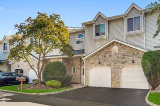 24 Catherine Court, Laurence Harbor, NJ 08879