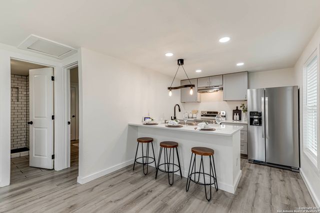 324 Overlook Rd, San Antonio, TX 78233