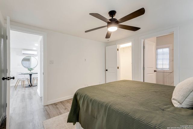 324 Overlook Rd, San Antonio, TX 78233