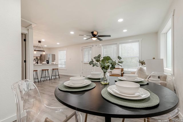 324 Overlook Rd, San Antonio, TX 78233