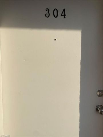 2366 E Mall DR # 304, Fort Myers, FL 33901