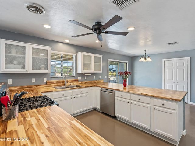 2660 E Darlene Lane, Vail, AZ 85641