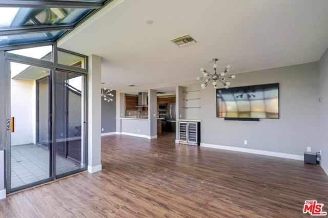 880 W 1st Street 712, Los Angeles, CA 90012