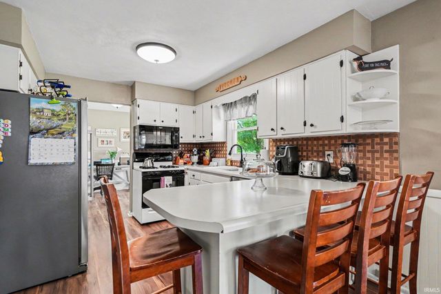 515 Sunset Lane, Middlebury, IN 46540