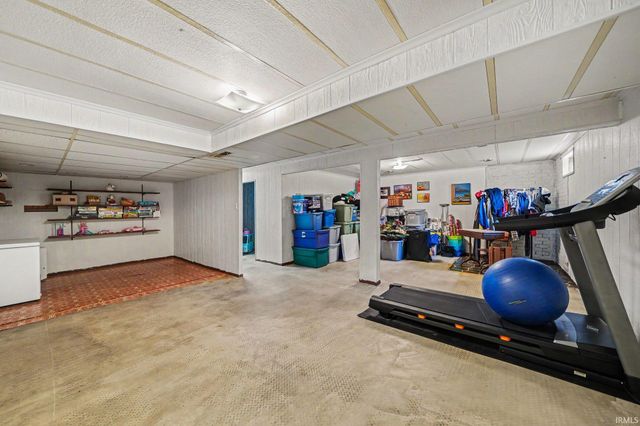 515 Sunset Lane, Middlebury, IN 46540