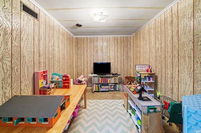 515 Sunset Lane, Middlebury, IN 46540