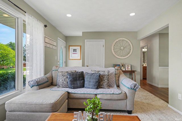 515 Sunset Lane, Middlebury, IN 46540