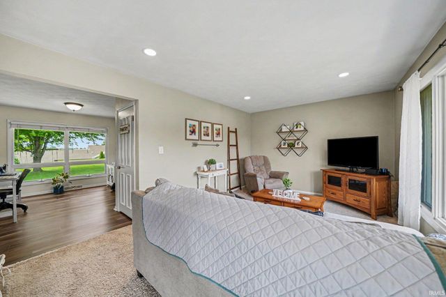 515 Sunset Lane, Middlebury, IN 46540