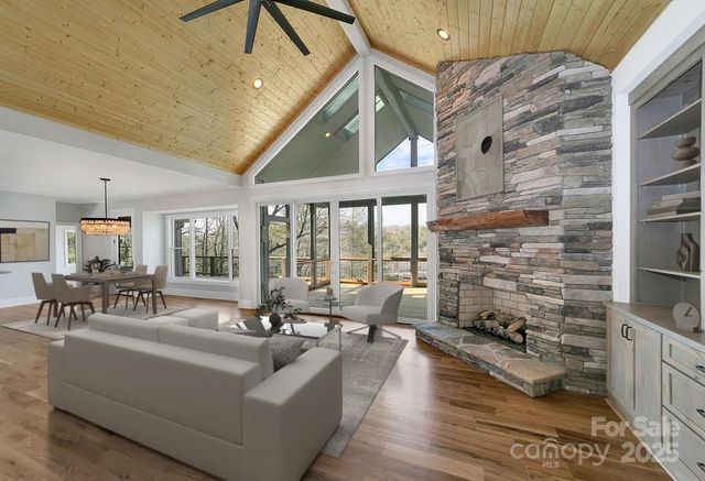 5039 Connestee Trail, Brevard, NC 28712