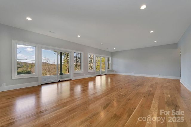 5039 Connestee Trail, Brevard, NC 28712