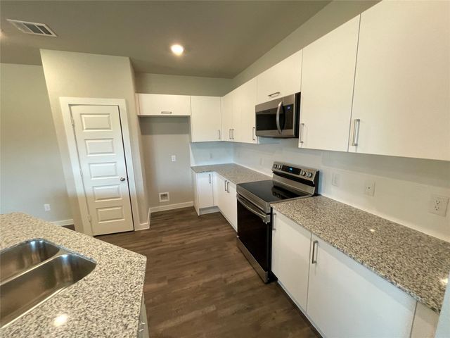 9801 Grosbeak Lane, Magnolia, TX 77354