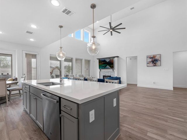3015 Harbor Spring Way, Manvel, TX 77578