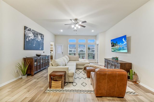 10198 N Whimbrel Circle N, Conroe, TX 77385