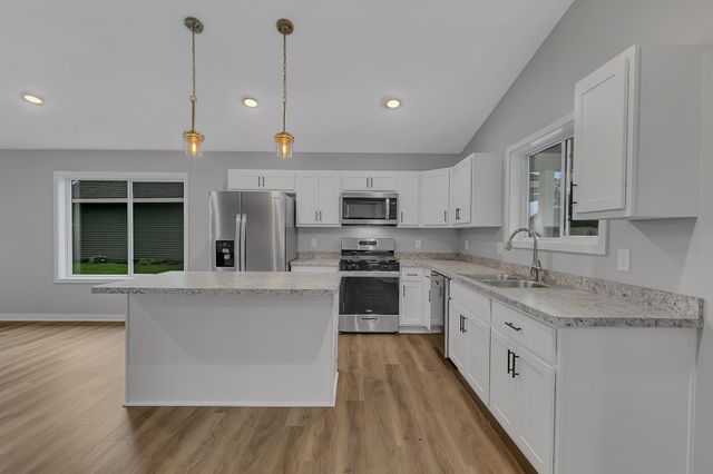 24317 19th Avenue, Saint Augusta, MN 56301