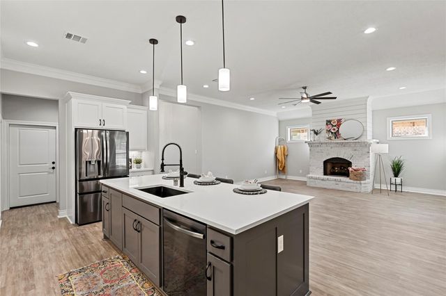 2912 Goldberg Drive, Bryan, TX 77808