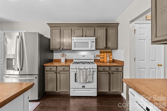 8015 Leisure Lane, Huntersville, NC 28078