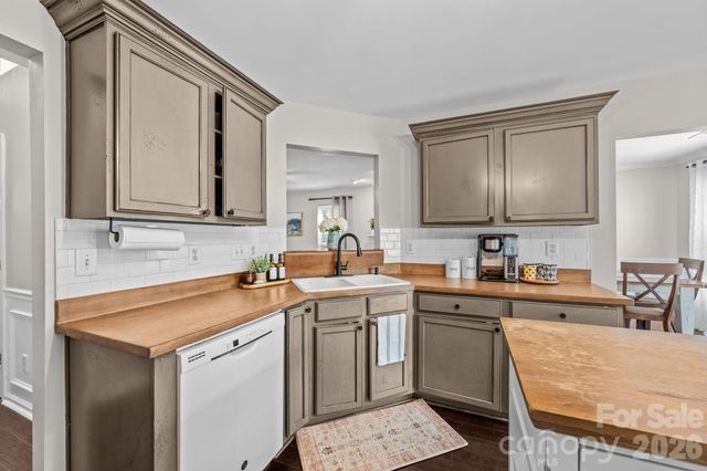 8015 Leisure Lane, Huntersville, NC 28078