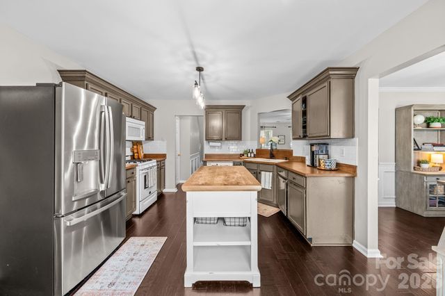 8015 Leisure Lane, Huntersville, NC 28078