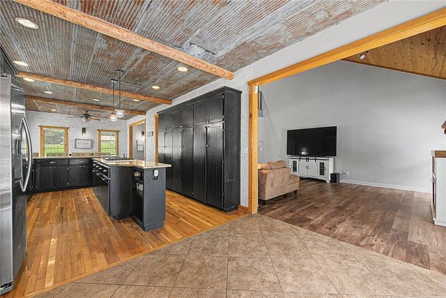 9570 Palomino Drive, Rogers, AR 72758