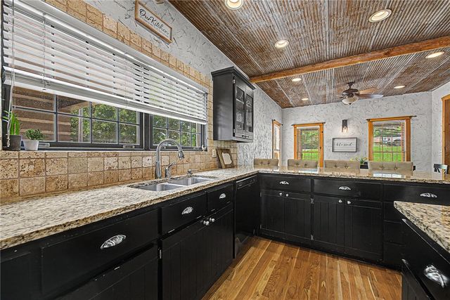 9570 Palomino Drive, Rogers, AR 72758