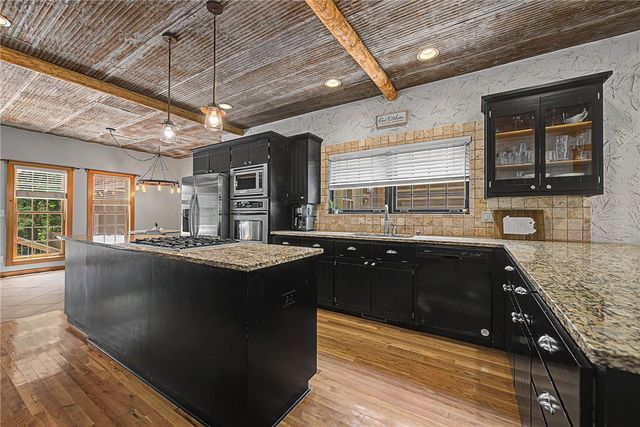 9570 Palomino Drive, Rogers, AR 72758