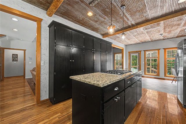 9570 Palomino Drive, Rogers, AR 72758