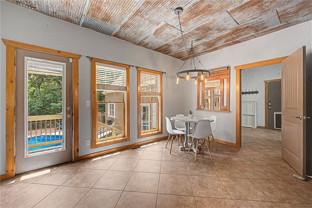 9570 Palomino Drive, Rogers, AR 72758
