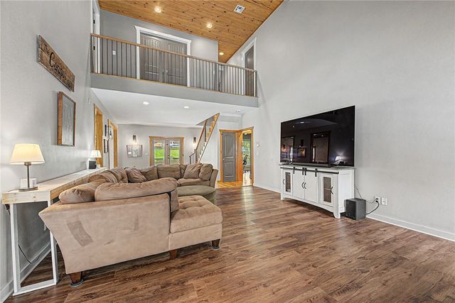 9570 Palomino Drive, Rogers, AR 72758