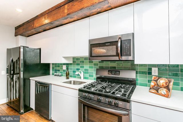 230 E BARNEY ST, Baltimore, MD 21230