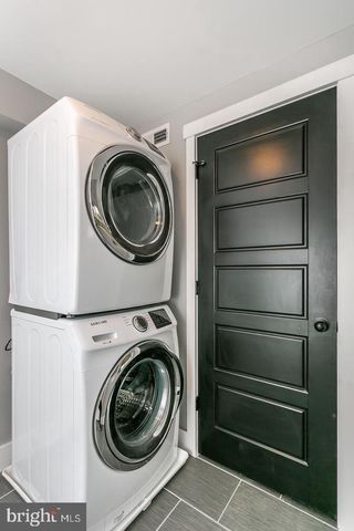 230 E BARNEY ST, Baltimore, MD 21230