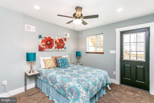 230 E BARNEY ST, Baltimore, MD 21230