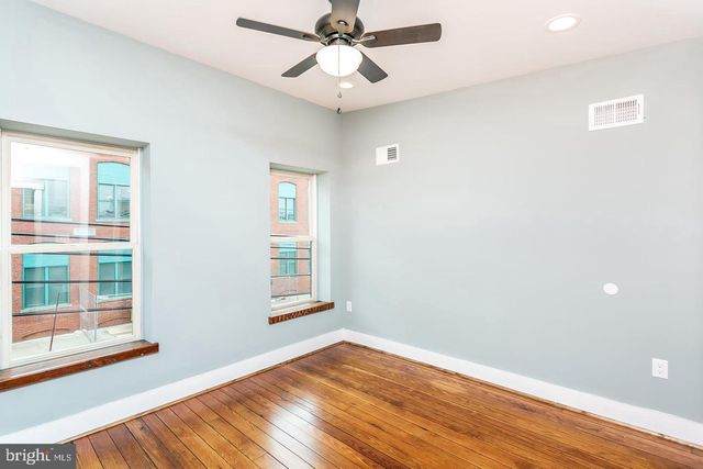 230 E BARNEY ST, Baltimore, MD 21230