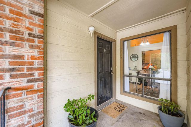 1705 Crossing PL A109, Austin, TX 78741