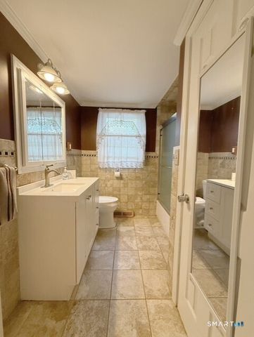 37 Peters Lane, North Haven, CT 06473