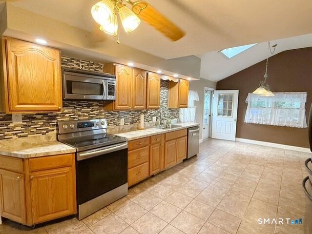 37 Peters Lane, North Haven, CT 06473