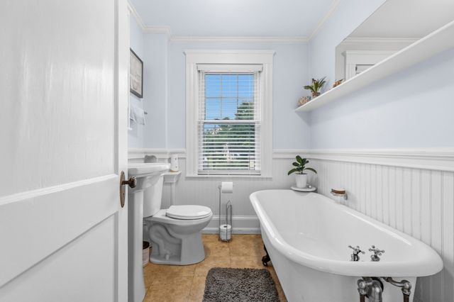 97 Burkeside Ave, Brockton, MA 02301