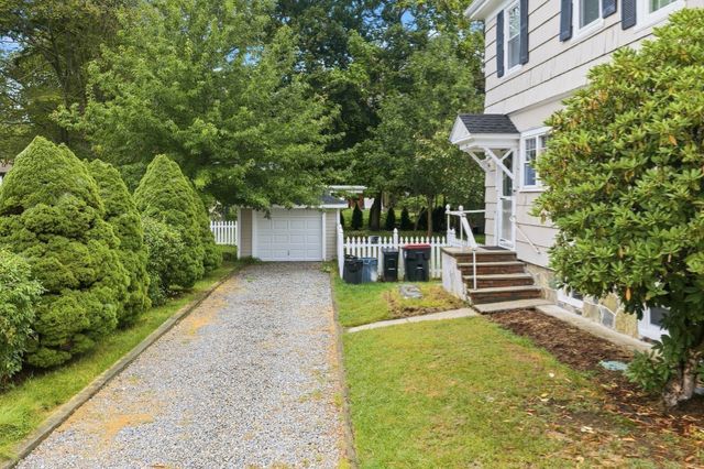 97 Burkeside Ave, Brockton, MA 02301