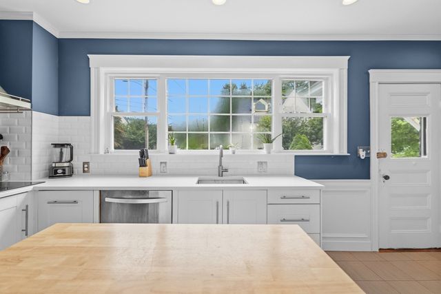 97 Burkeside Ave, Brockton, MA 02301