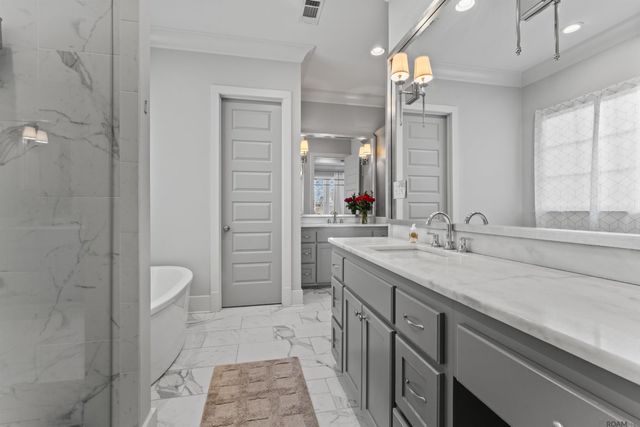 6277 Royal Lakes Estates Avenue, Gonzales, LA 70737