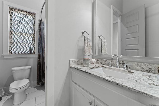 6277 Royal Lakes Estates Avenue, Gonzales, LA 70737