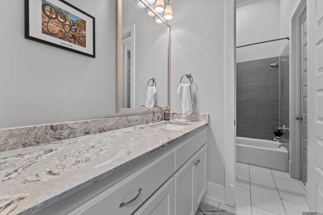 6277 Royal Lakes Estates Avenue, Gonzales, LA 70737