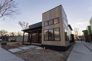 212 SW Glover Street, Bentonville, AR 72712