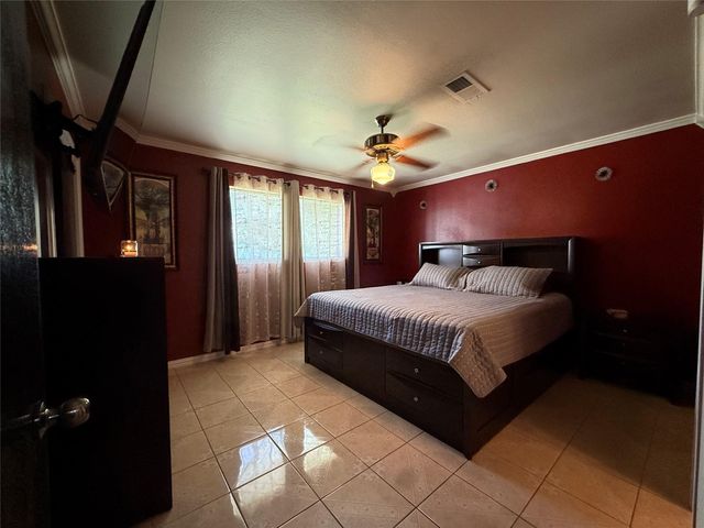 9022 Indian River Drive, Houston, TX 77088