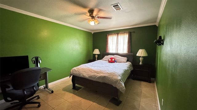 9022 Indian River Drive, Houston, TX 77088