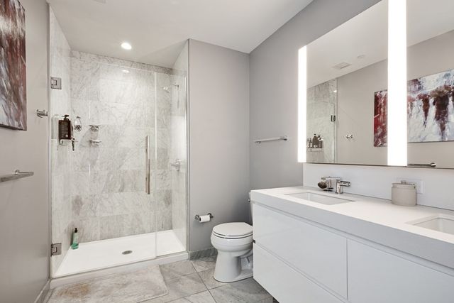 133 Seaport 1703, Boston, MA 02210