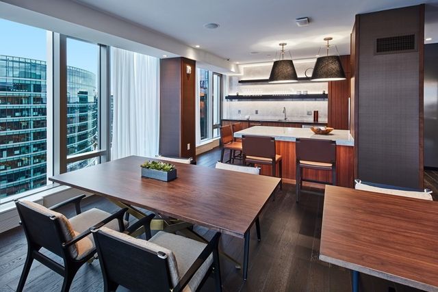 133 Seaport 1703, Boston, MA 02210