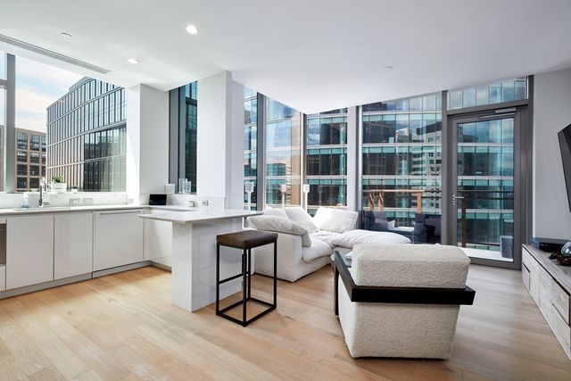 133 Seaport 1703, Boston, MA 02210