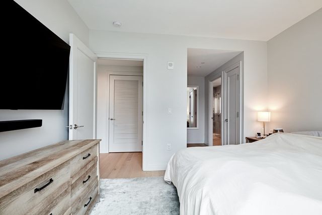133 Seaport 1703, Boston, MA 02210
