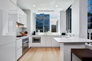 133 Seaport 1703, Boston, MA 02210