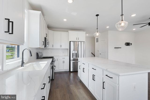 42623 NUBBINS TER, Ashburn, VA 20147
